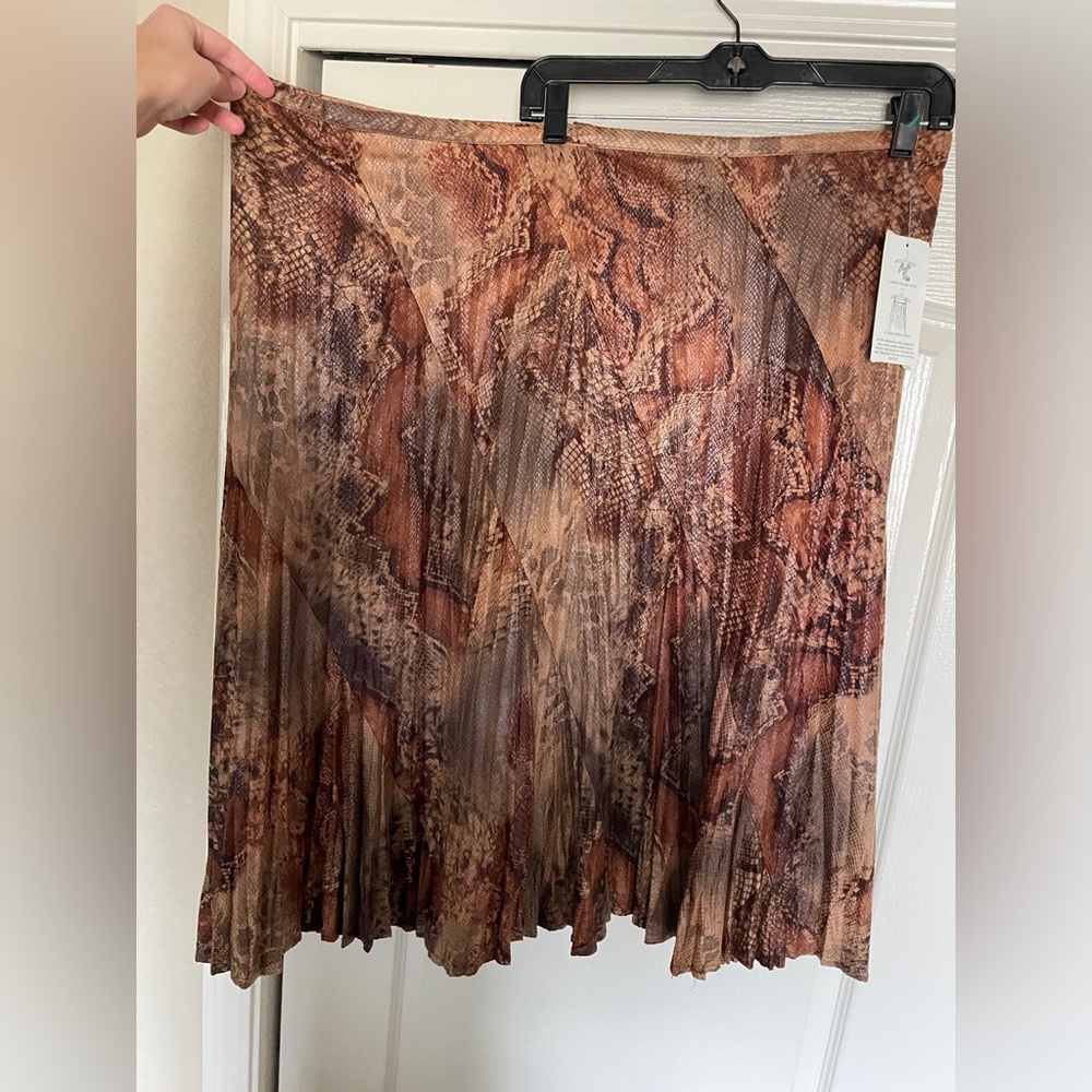 NWT Rebawear snake print skirt